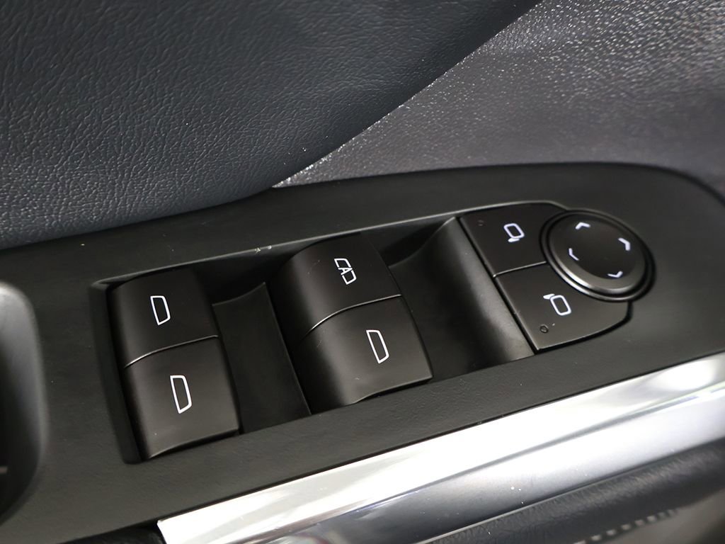 Used 2026 Chevrolet Traverse LT w/ Driver Confidence Package image 40