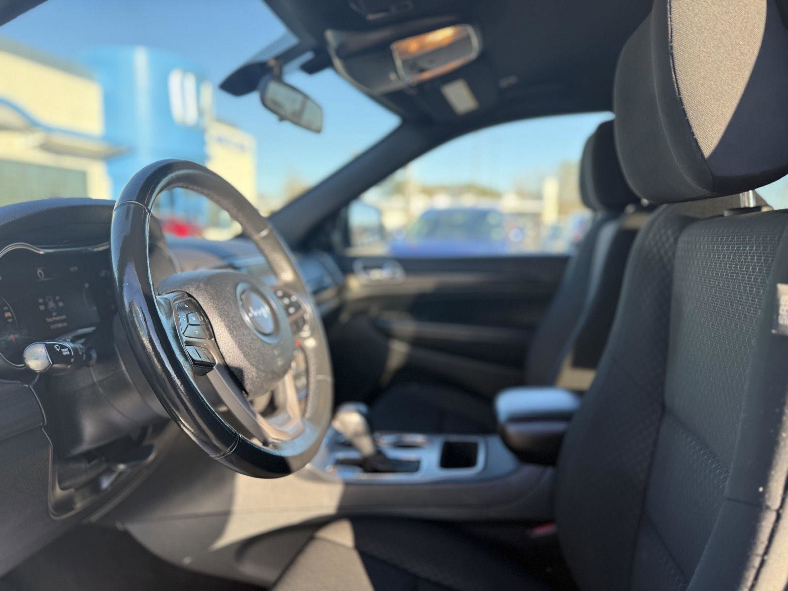 Used 2018 Jeep Grand Cherokee Laredo image 12