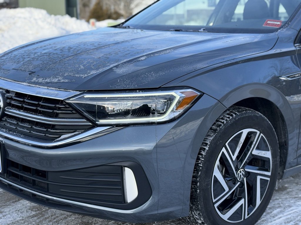 Used 2023 Volkswagen Jetta SEL image 6