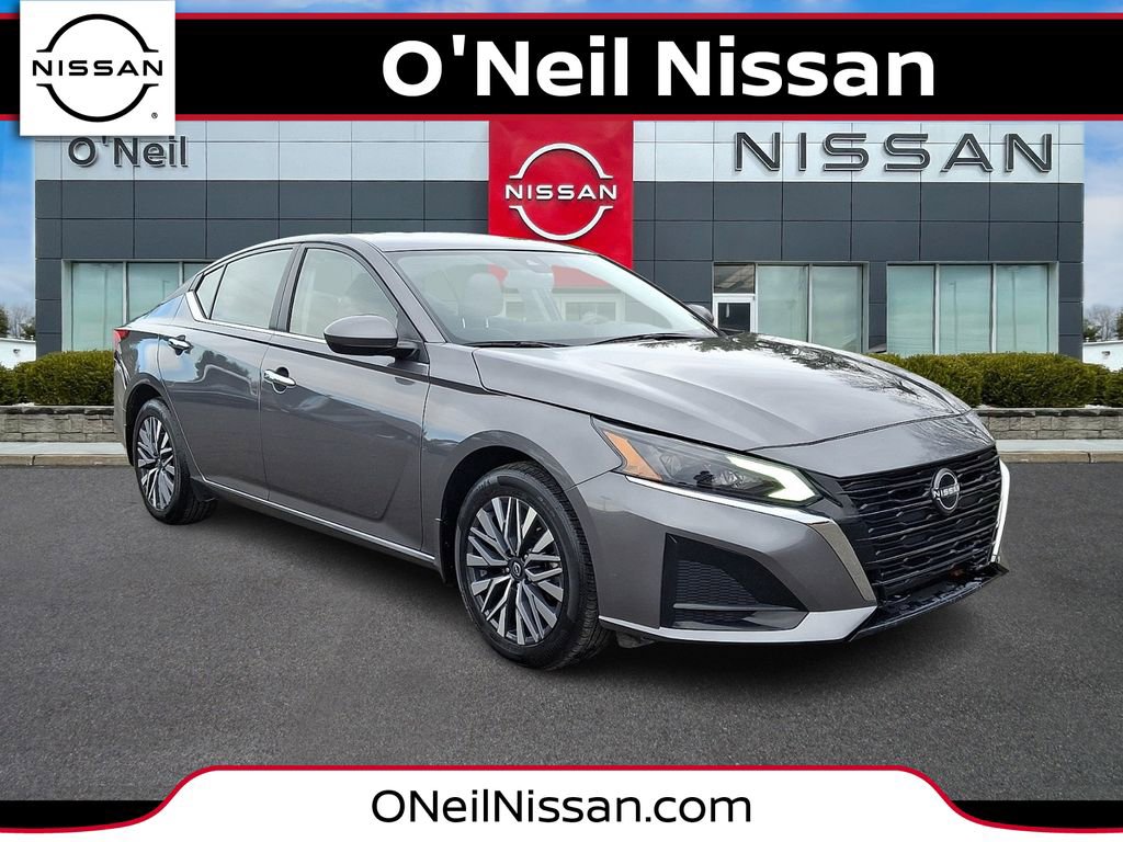 Certified 2024 Nissan Altima 2.5 SV w/ SV Premium Package image 1