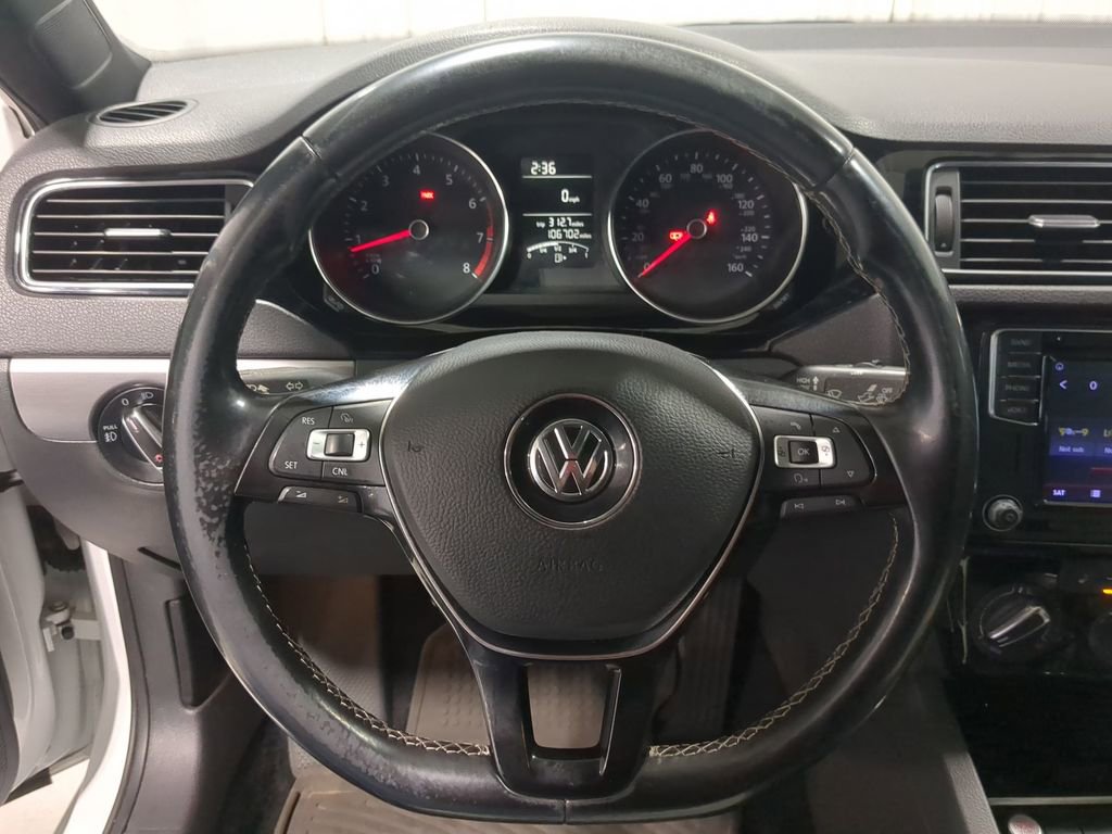Used 2016 Volkswagen Jetta Sport FWD image 26