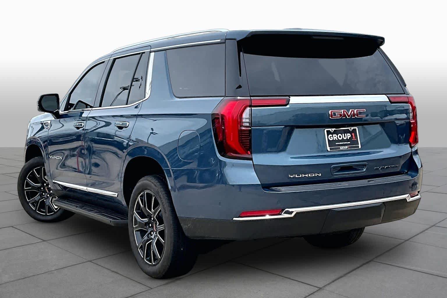 Used 2025 GMC Yukon Elevation RWD image 12