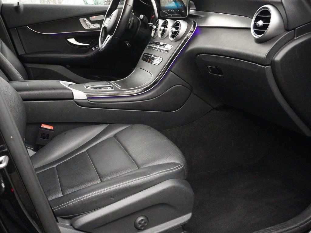 Used 2022 Mercedes-Benz GLC 300 4MATIC w/ Premium Package Lite image 25