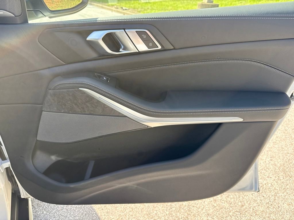 New 2026 BMW X5 xDrive50e image 28