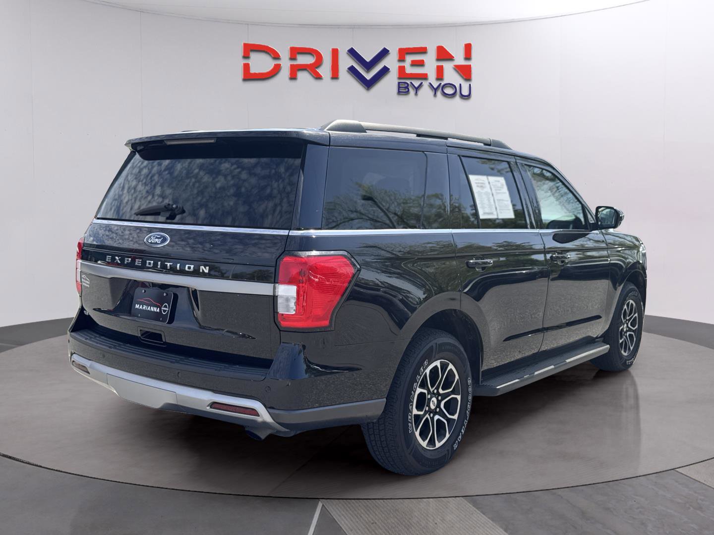 Used 2024 Ford Expedition XLT image 5