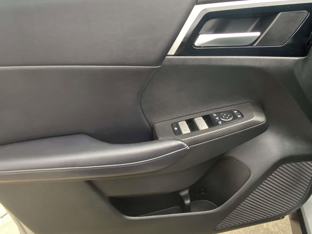 Used 2023 Mitsubishi Outlander SE image 49