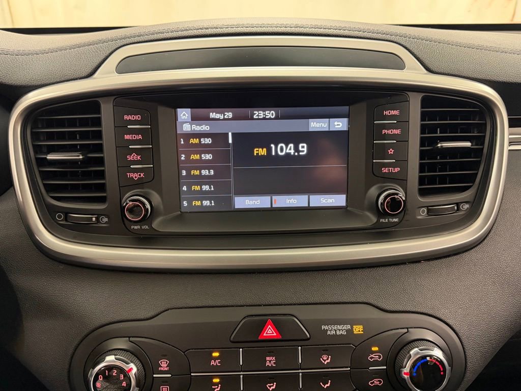 Used 2020 Kia Sorento L FWD image 27