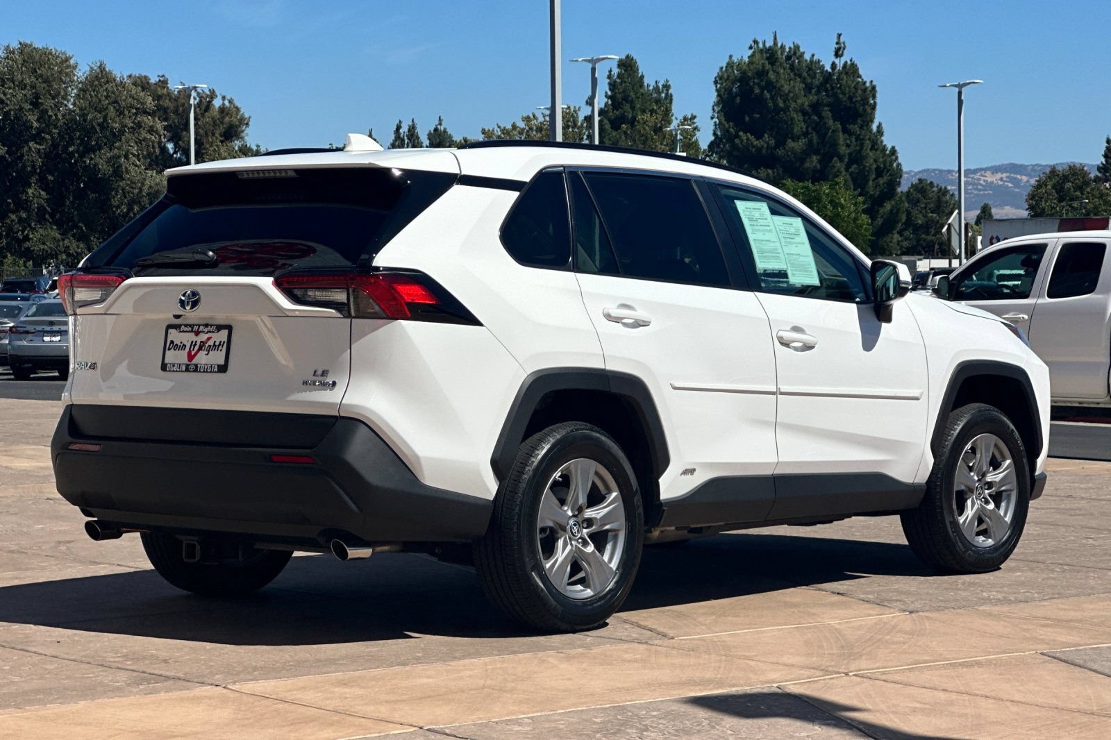 Used 2024 Toyota RAV4 LE AWD/4WD image 4