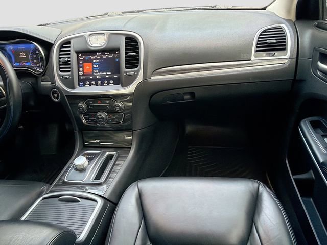 Used 2021 Chrysler 300 Touring RWD image 17