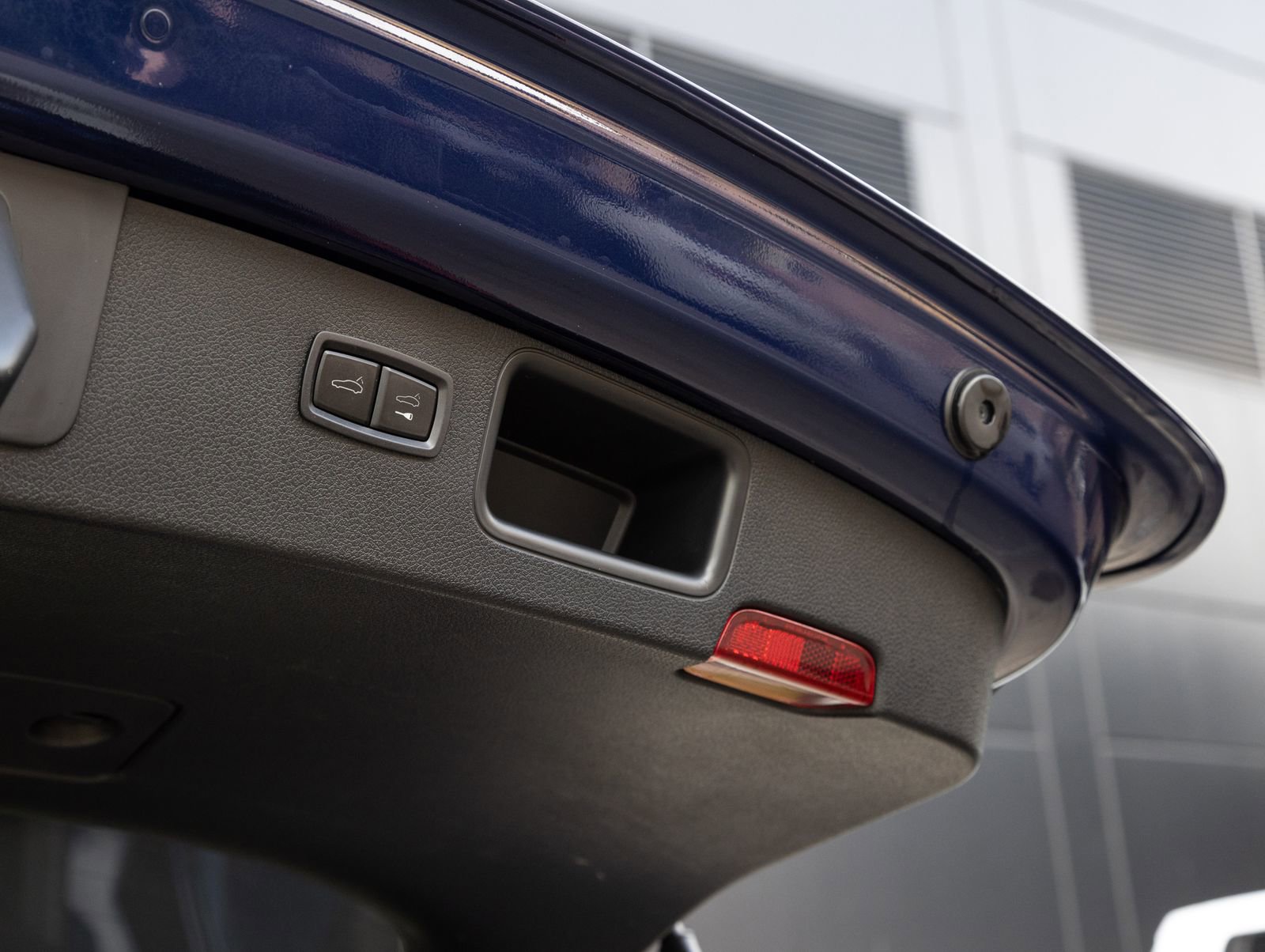 Certified 2023 Porsche Macan S AWD/4WD image 29