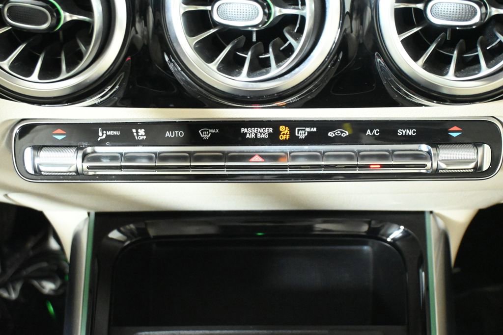 Used 2021 Mercedes-Benz GLA 250 4MATIC image 22