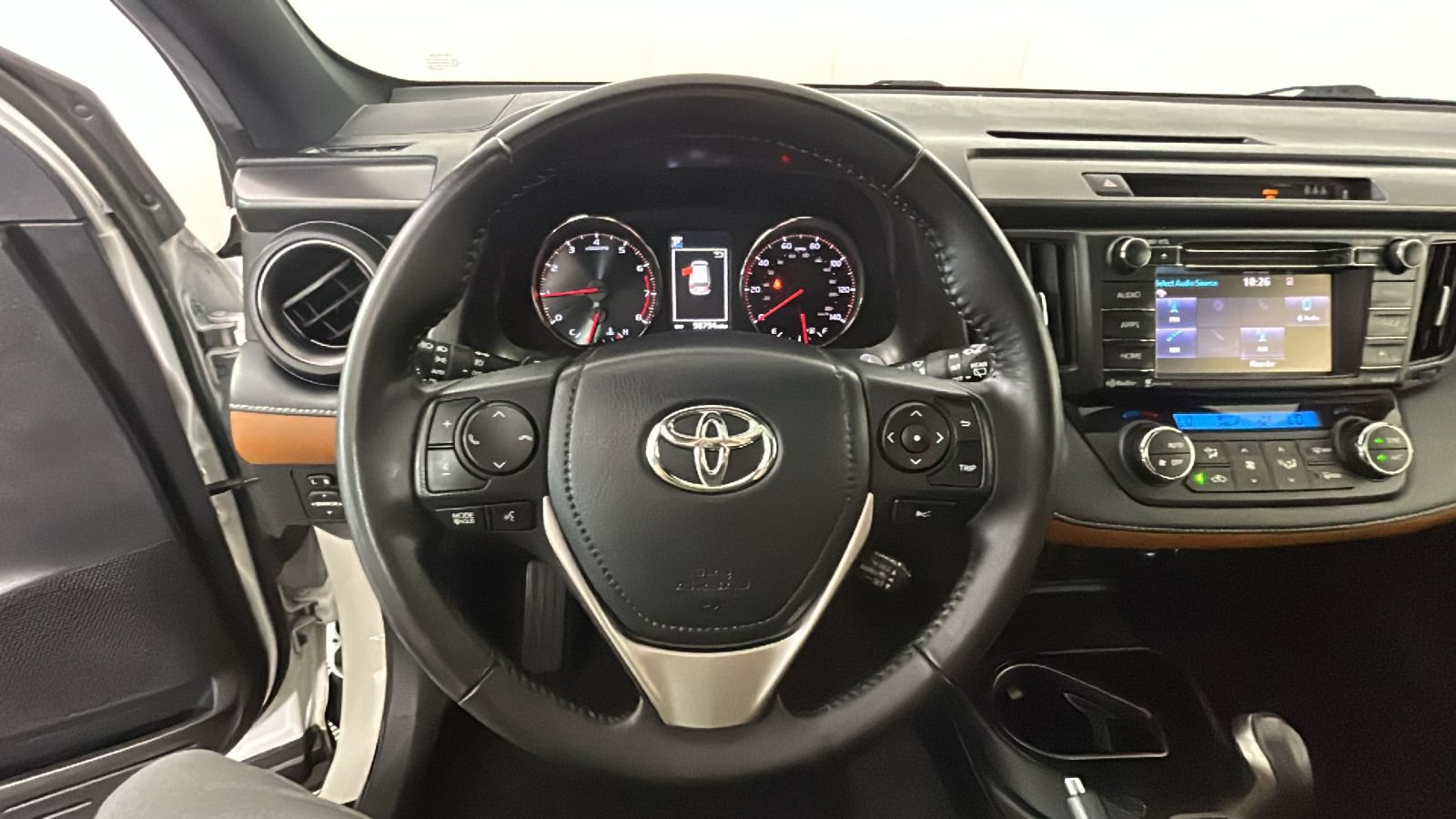 Used 2018 Toyota RAV4 SE w/ Power Extra Value Package AWD/4WD image 17