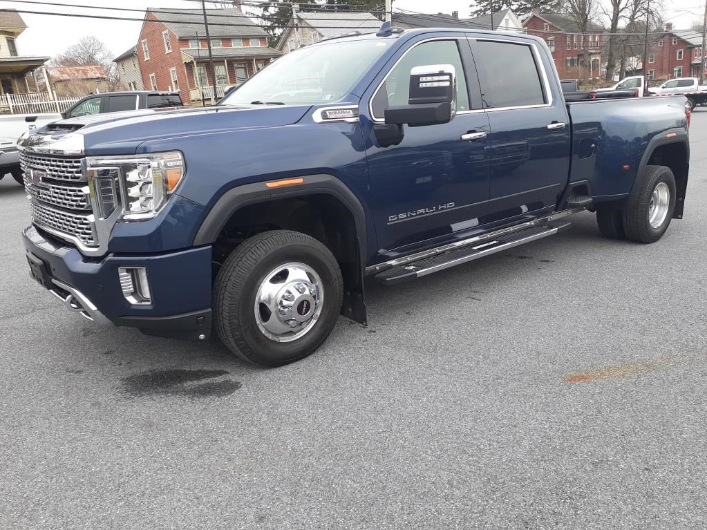 Used 2023 GMC Sierra 3500 Denali w/ Denali Ultimate Package AWD/4WD image 3
