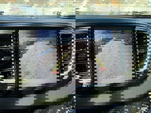 Used 2023 Chrysler Pacifica Touring-L image 25