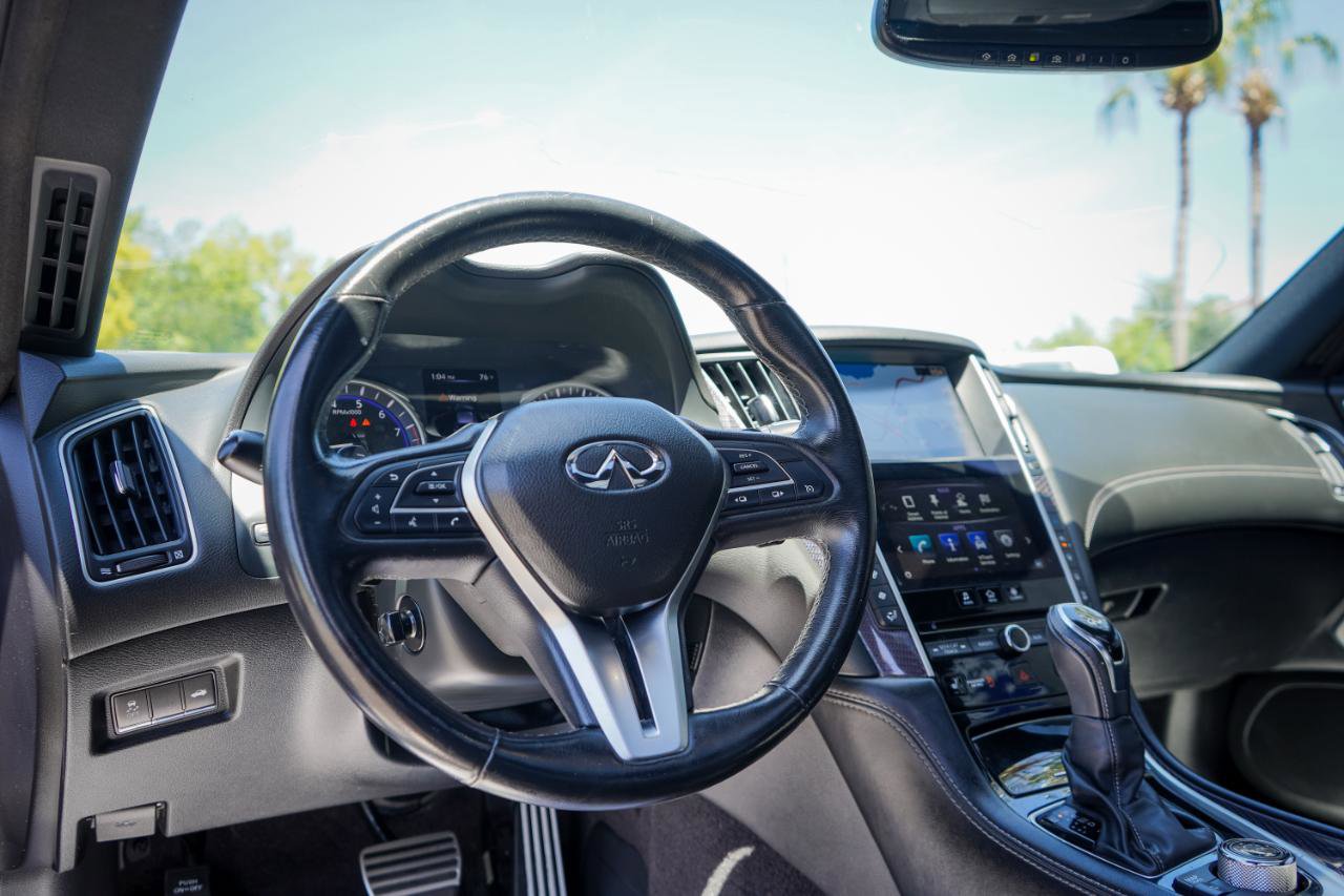 Used 2018 INFINITI Q60 Red Sport 400 w/ Sensory Package 3.0T Sport RWD image 10