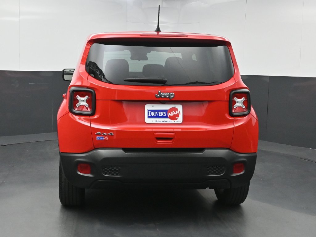 Used 2023 Jeep Renegade Latitude AWD/4WD image 37