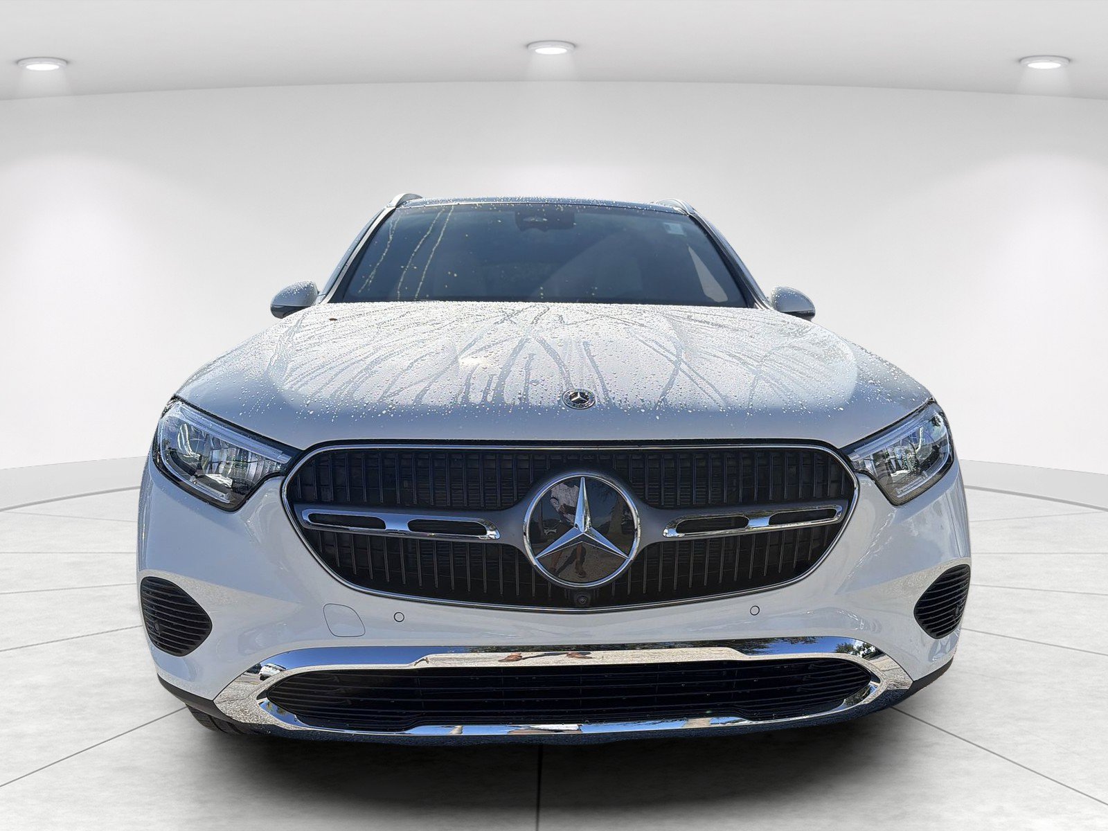 Used 2027 Mercedes-Benz GLC 300 image 2