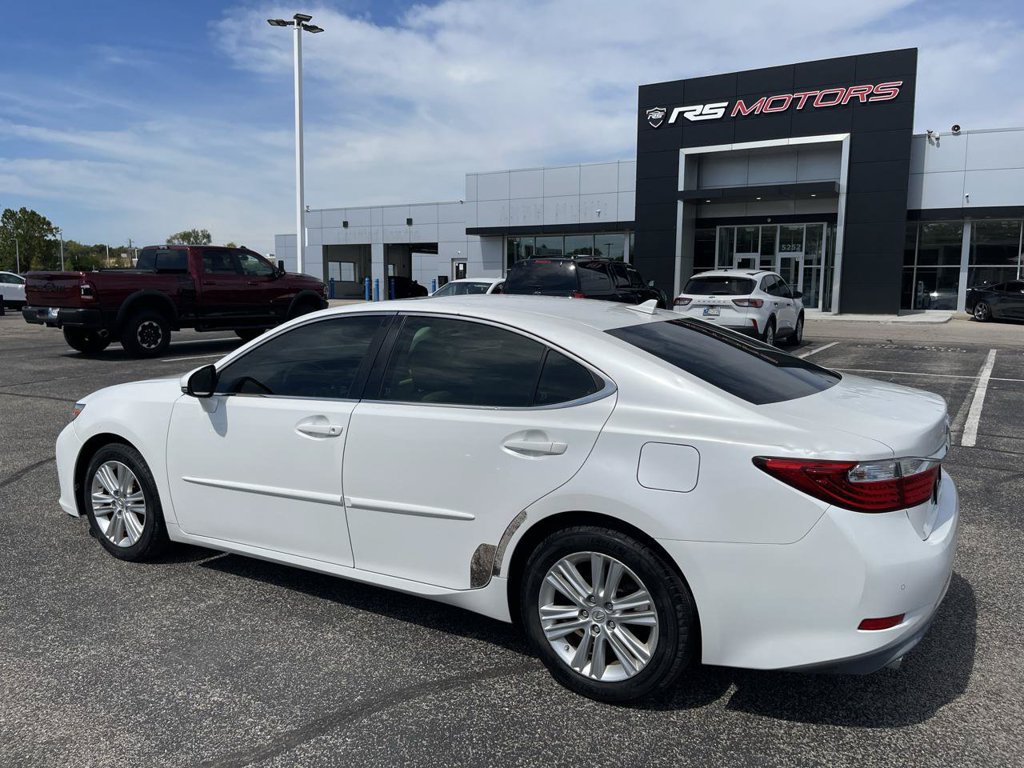 Used 2013 Lexus ES 350 w/ Premium Pkg FWD image 3