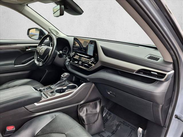 Used 2021 Toyota Highlander Limited AWD/4WD image 22