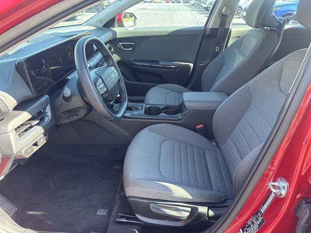 Used 2025 Kia K4 EX image 10
