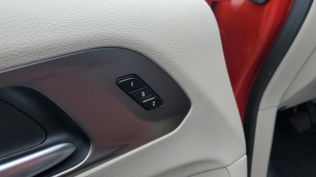 Certified 2024 Chrysler Pacifica Touring-L image 6