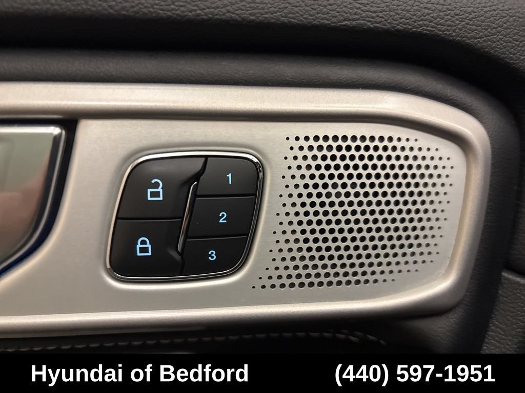 Used 2022 Ford Explorer ST w/ Equipment Group 401A AWD/4WD image 12
