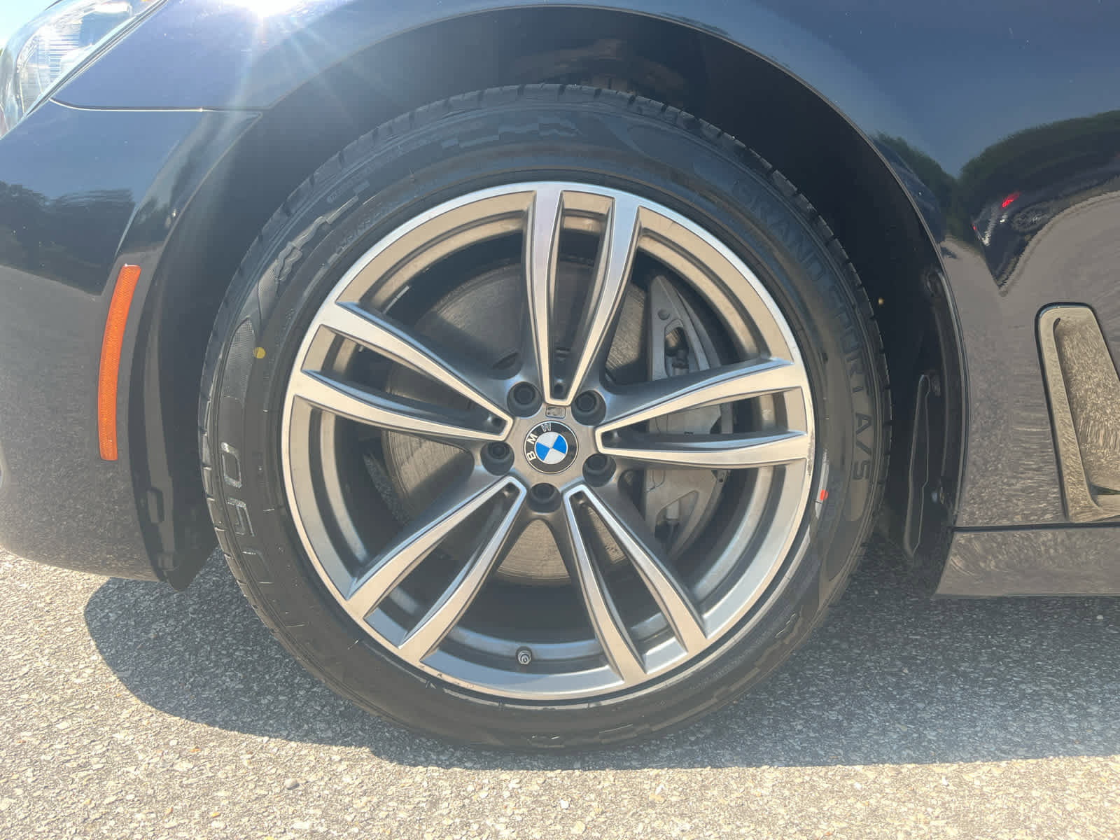 Used 2019 BMW 750i xDrive w/ M Sport Package AWD/4WD image 34