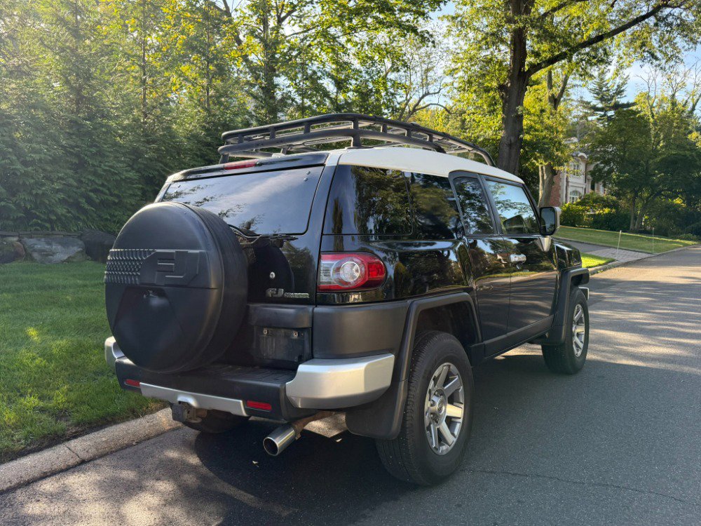 Used 2014 Toyota FJ Cruiser 4WD image 6