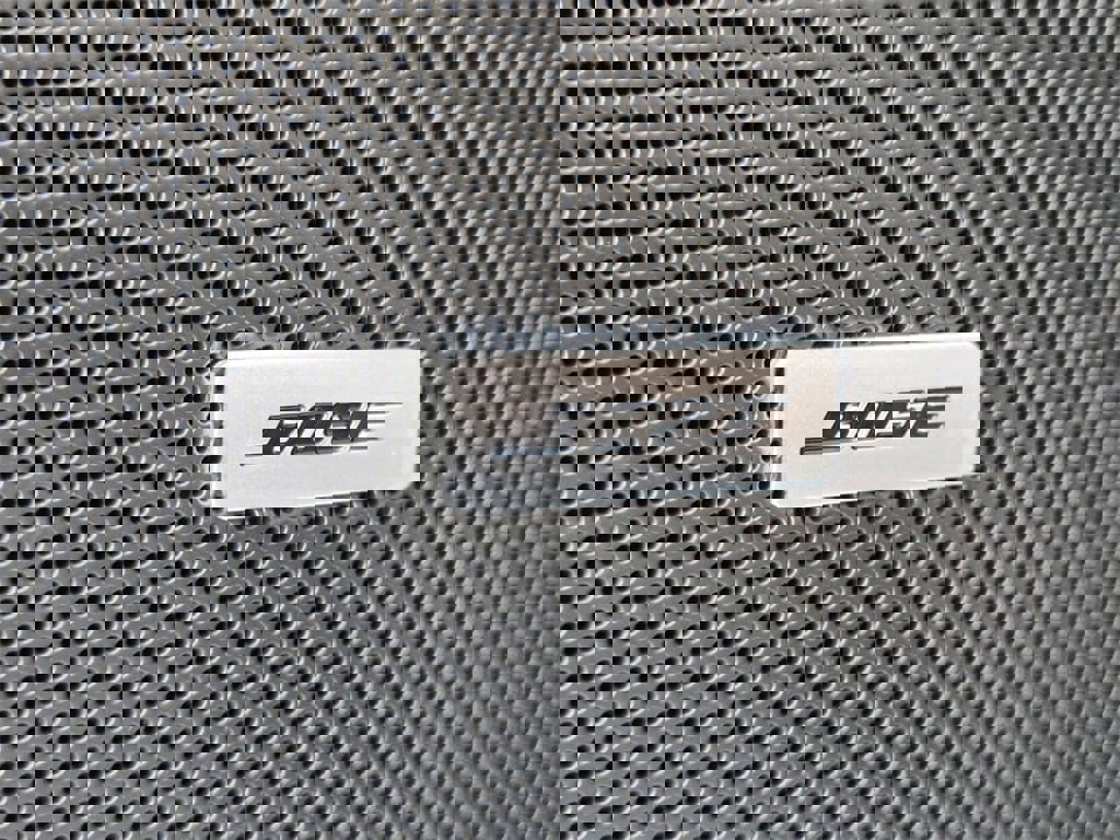 New 2025 Cadillac XT6 Luxury image 32