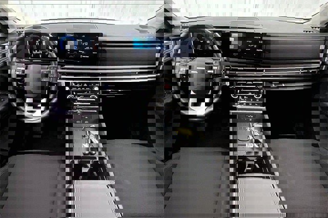 Certified 2025 Hyundai Santa Fe SE image 14