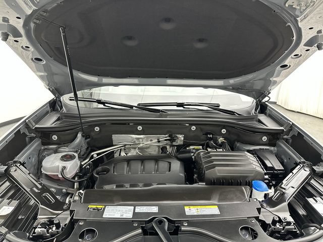Certified 2025 Volkswagen Atlas Cross Sport SEL Premium R-Line AWD/4WD image 29