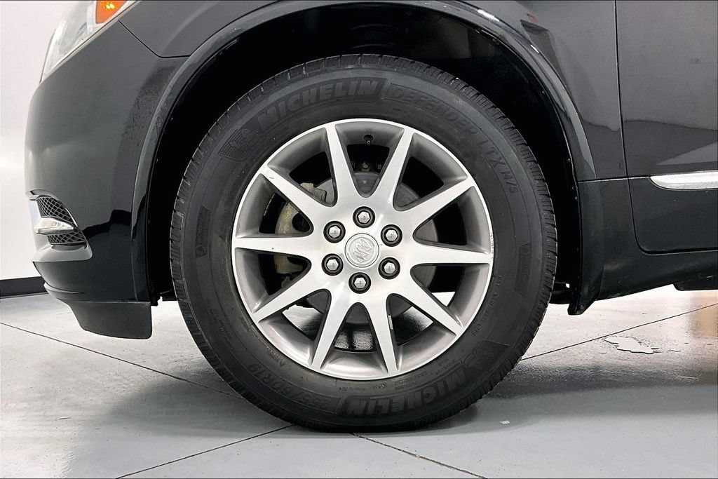 Used 2017 Buick Enclave Leather AWD/4WD image 10