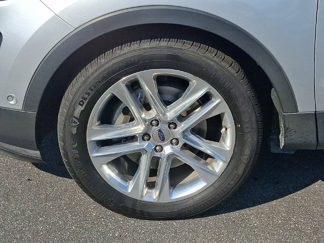 Used 2017 Ford Explorer Limited w/ Equipment Group 301A FWD image 8