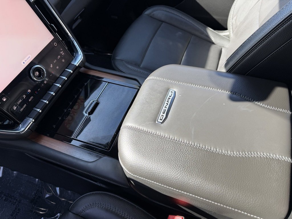 Used 2025 GMC Yukon Denali image 24