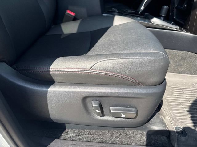Used 2024 Toyota 4Runner TRD Off-Road Premium AWD/4WD image 18