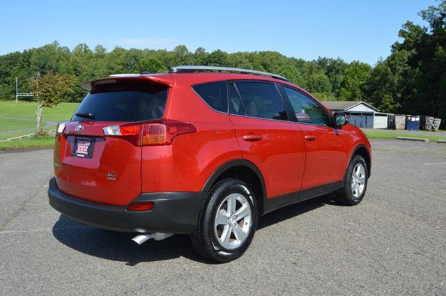 Used 2014 Toyota RAV4 XLE AWD/4WD image 8