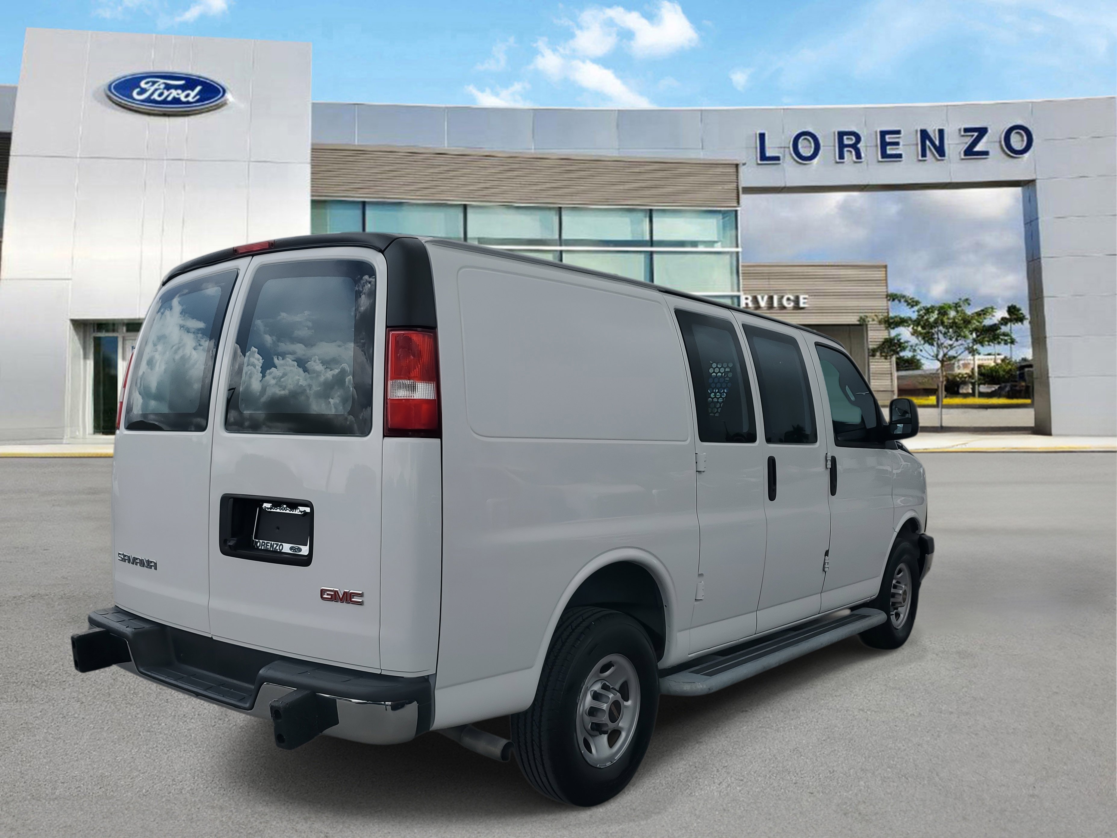 Used 2023 GMC Savana 2500 w/ Driver Convenience Package image 5
