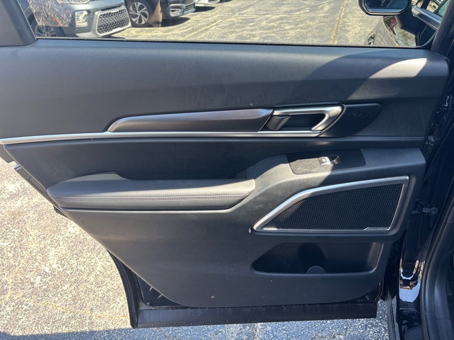 Used 2025 Kia Telluride S FWD image 32