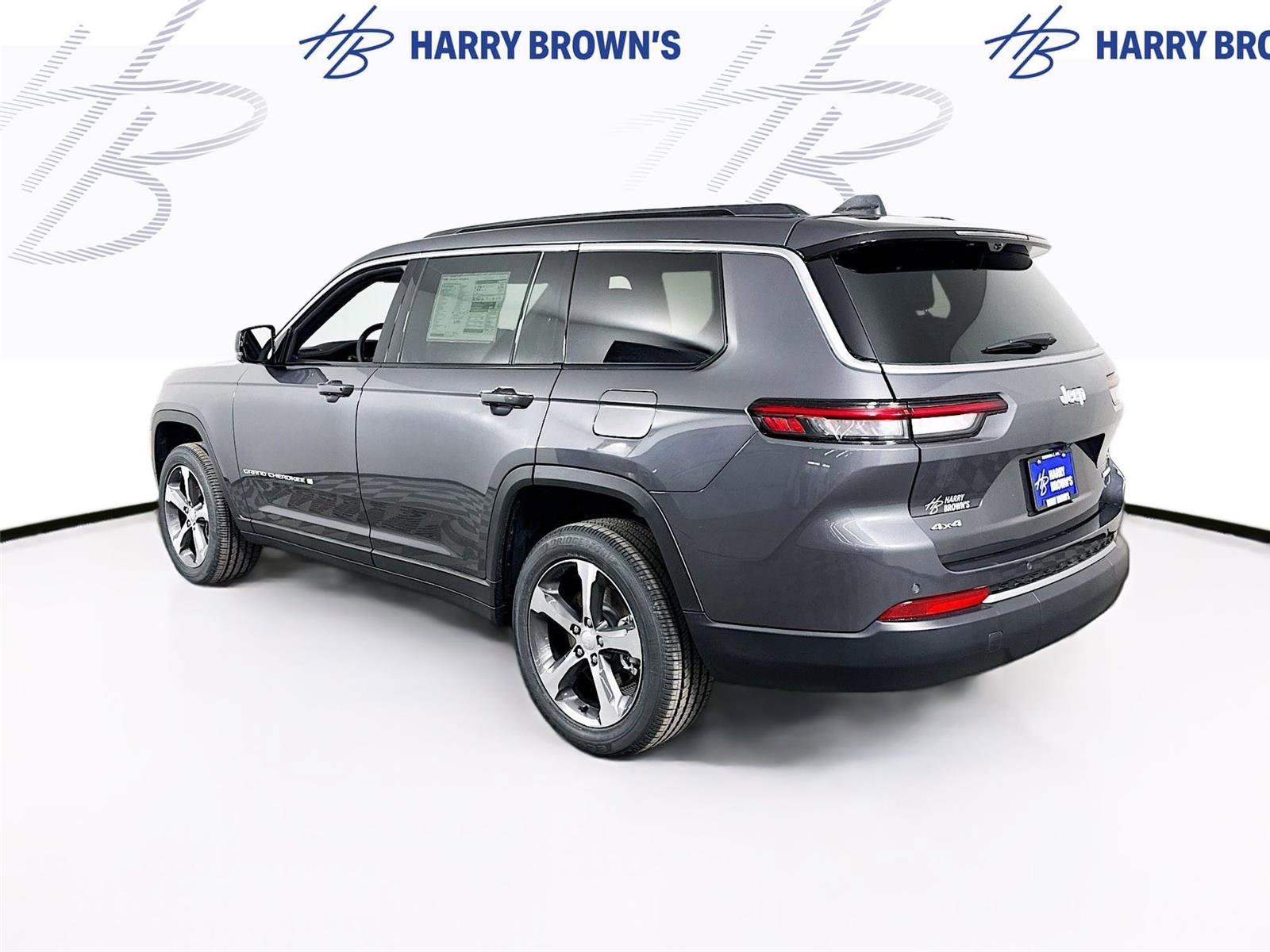 New 2026 Jeep Grand Cherokee L Limited w/ Luxury Tech Group II image 32