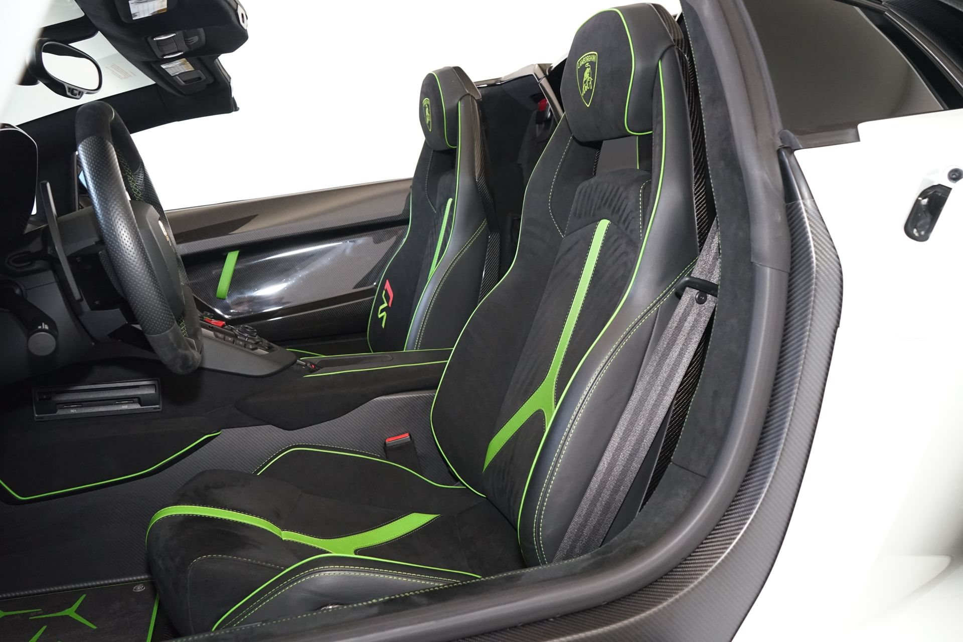 Used 2021 Lamborghini Aventador SVJ AWD/4WD image 20