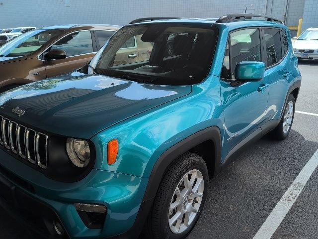 Used 2019 Jeep Renegade Latitude FWD image 3