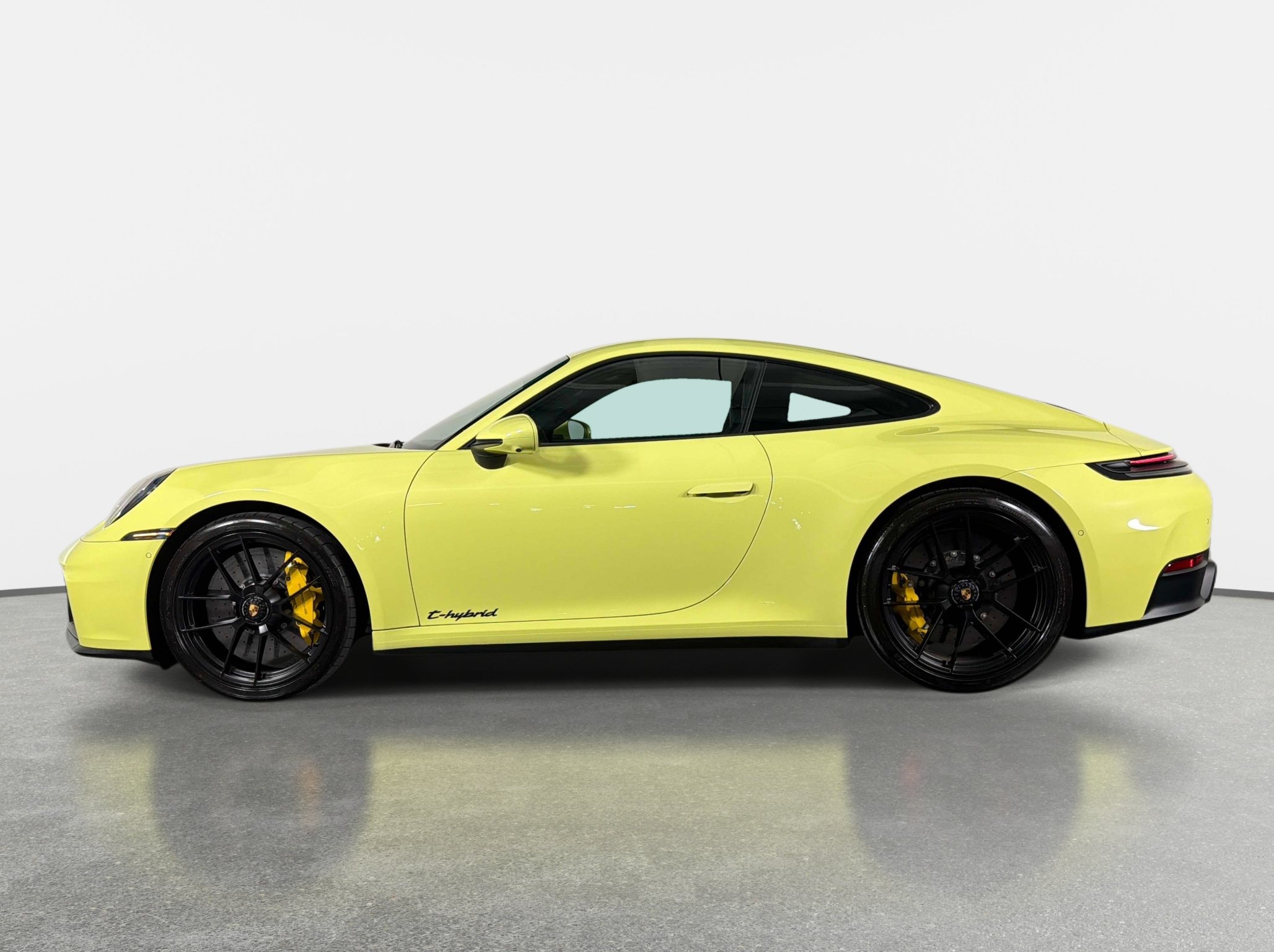 Used 2025 Porsche 911 Carrera 4 GTS AWD/4WD image 13