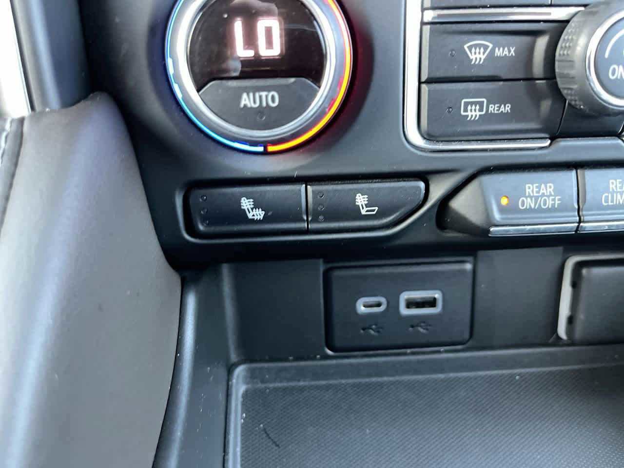 Used 2023 Chevrolet Tahoe LT w/ Luxury Package image 25