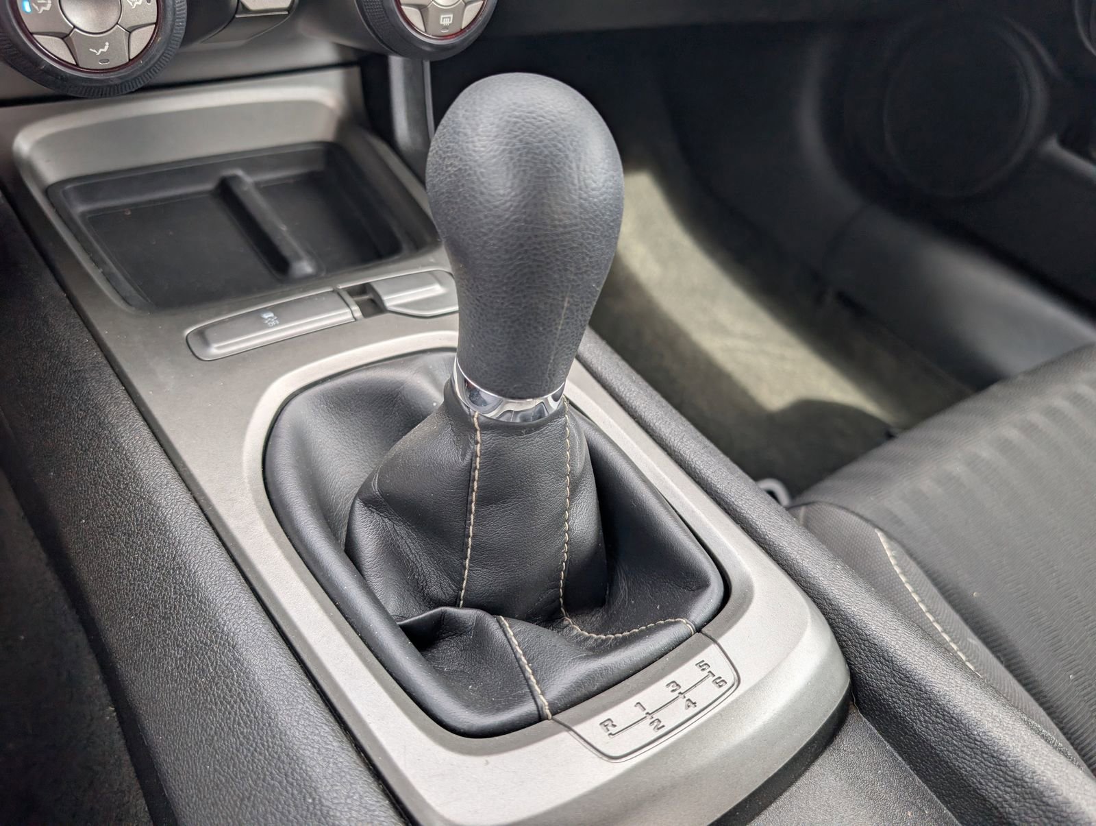 Used 2015 Chevrolet Camaro LS RWD image 9