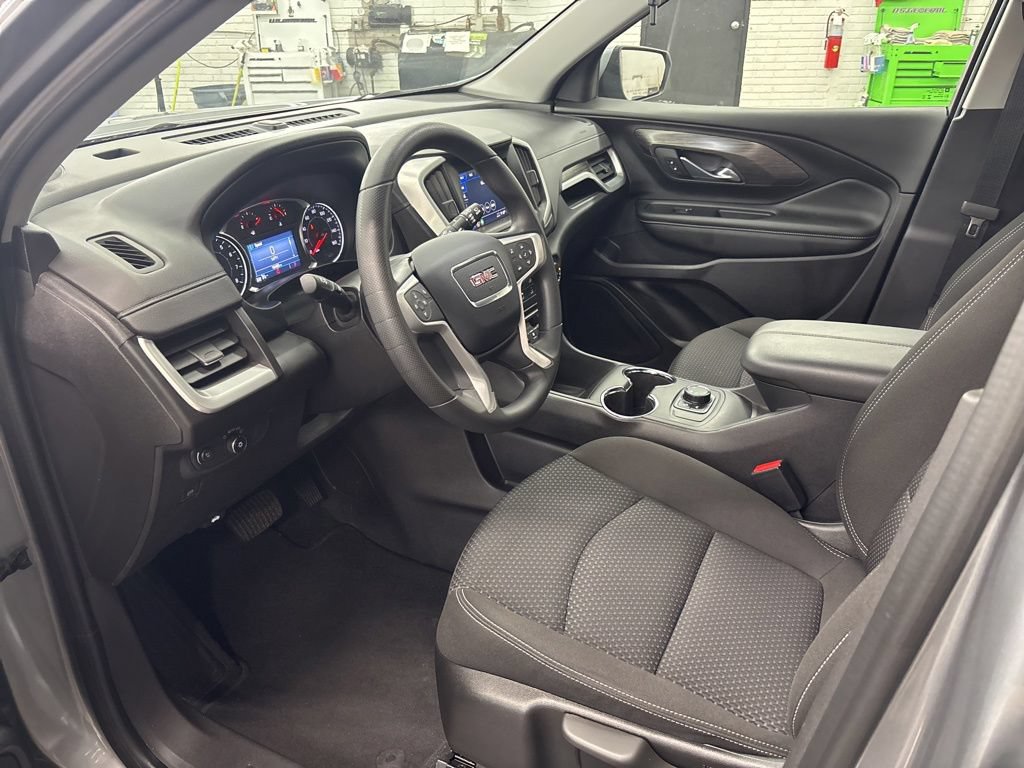 Used 2024 GMC Terrain SLE AWD/4WD image 9