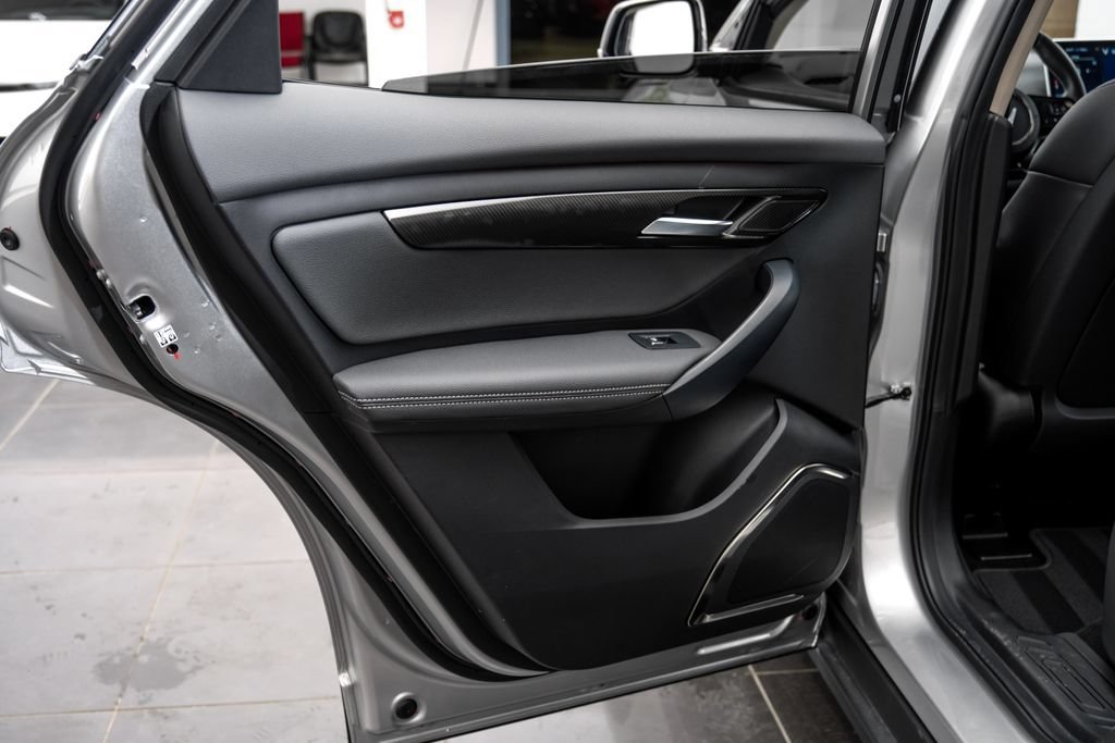 Used 2023 VinFast VF 8 Eco AWD/4WD image 57