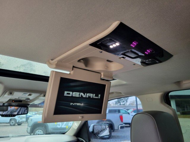 Used 2018 GMC Yukon Denali w/ Denali Ultimate Package image 32
