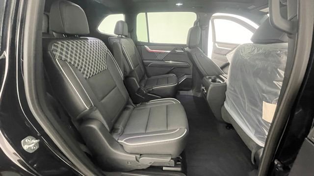 Used 2025 GMC Acadia Denali w/ Super Cruise Package image 47