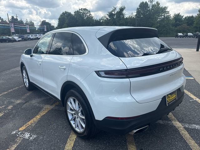 Used 2024 Porsche Cayenne image 5