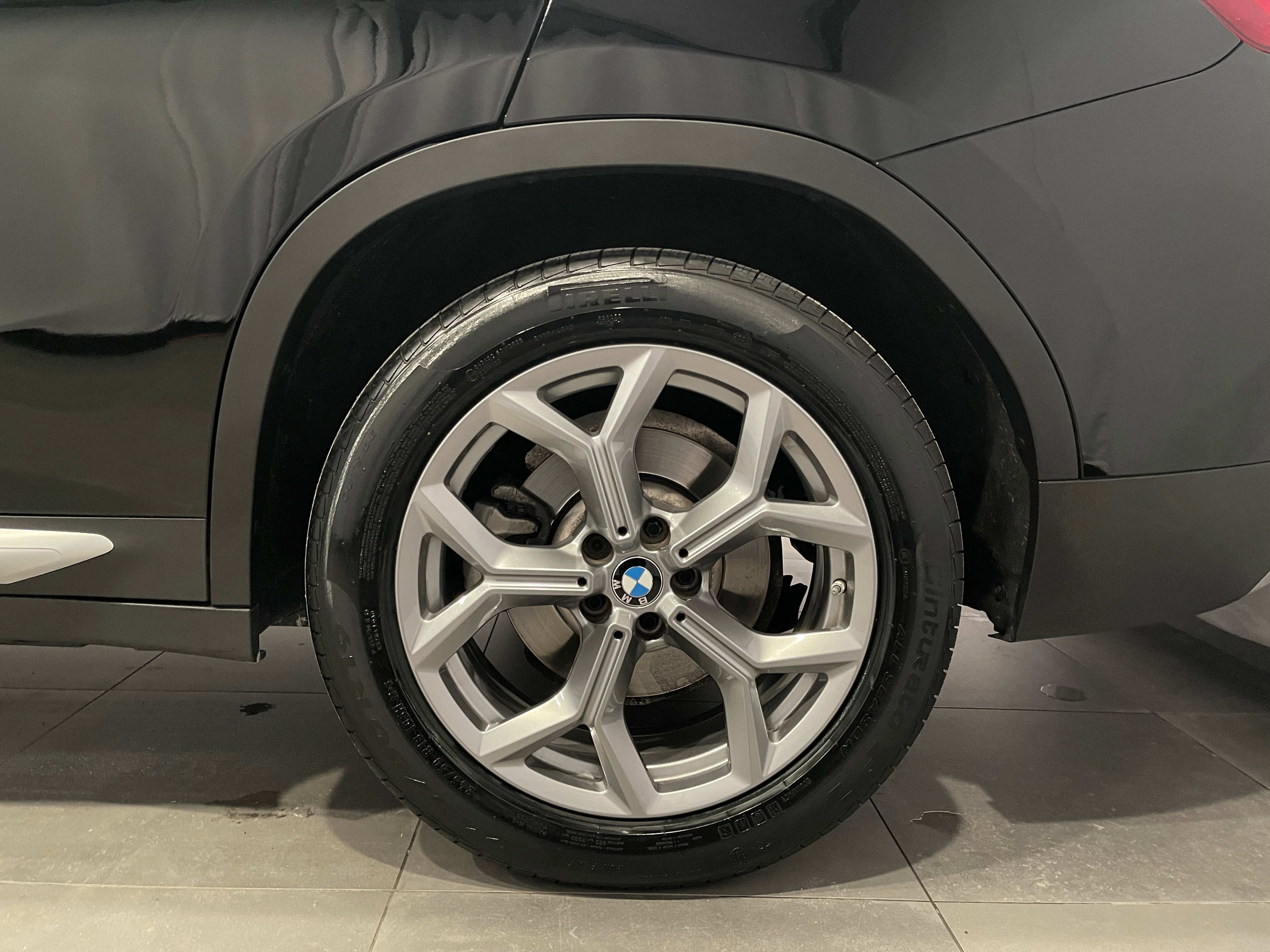 Used 2023 BMW X4 xDrive30i w/ Premium Package image 9